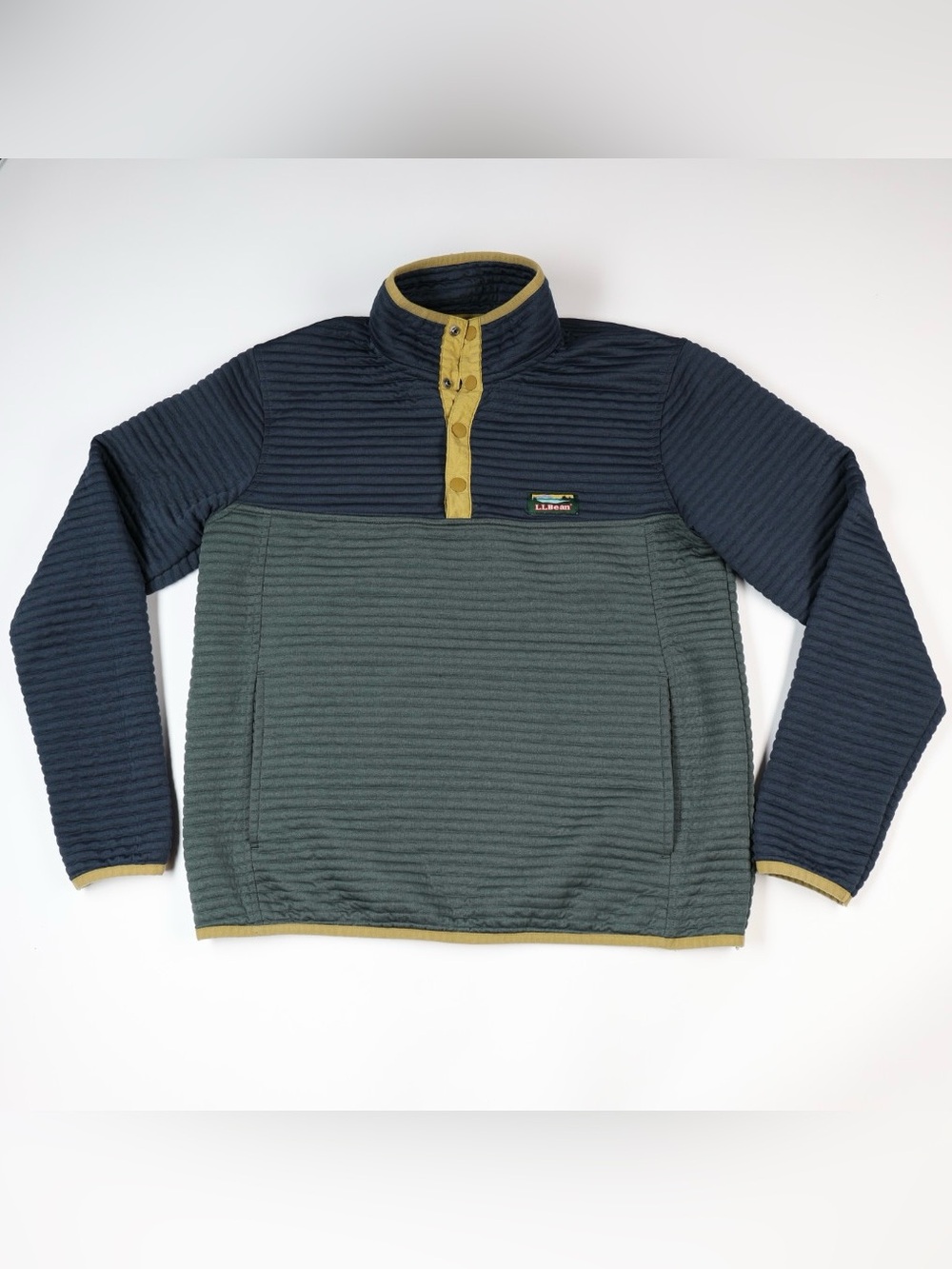 L.L. Bean Men’s Airlight Pullover Medium